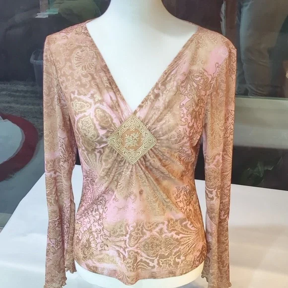 No Boundaries True Y2K Flare Sleeve Top - Picture 3 of 7